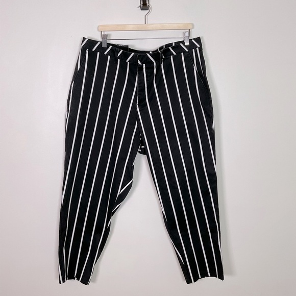 Volcom Women’s Black/White Striped High Rise Ankle Pants Size‎ 16W NWT - Picture 1 of 11
